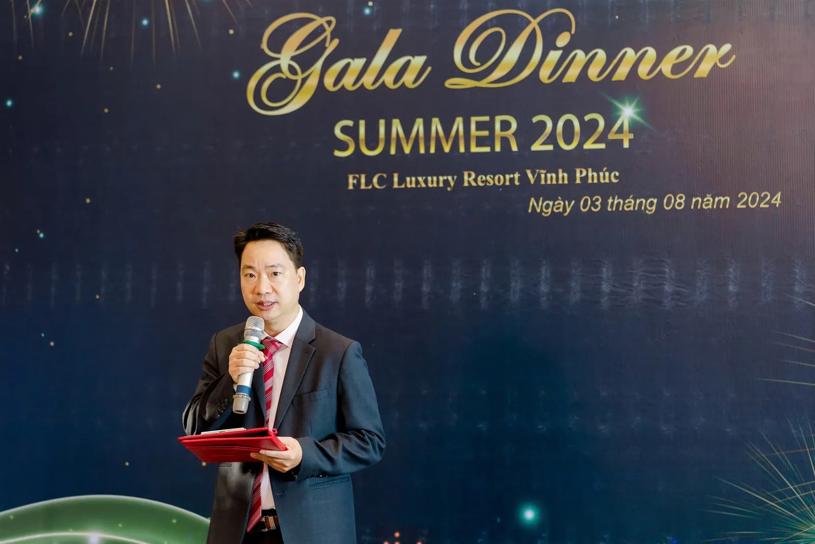 Tổng giám đốc phát biểu