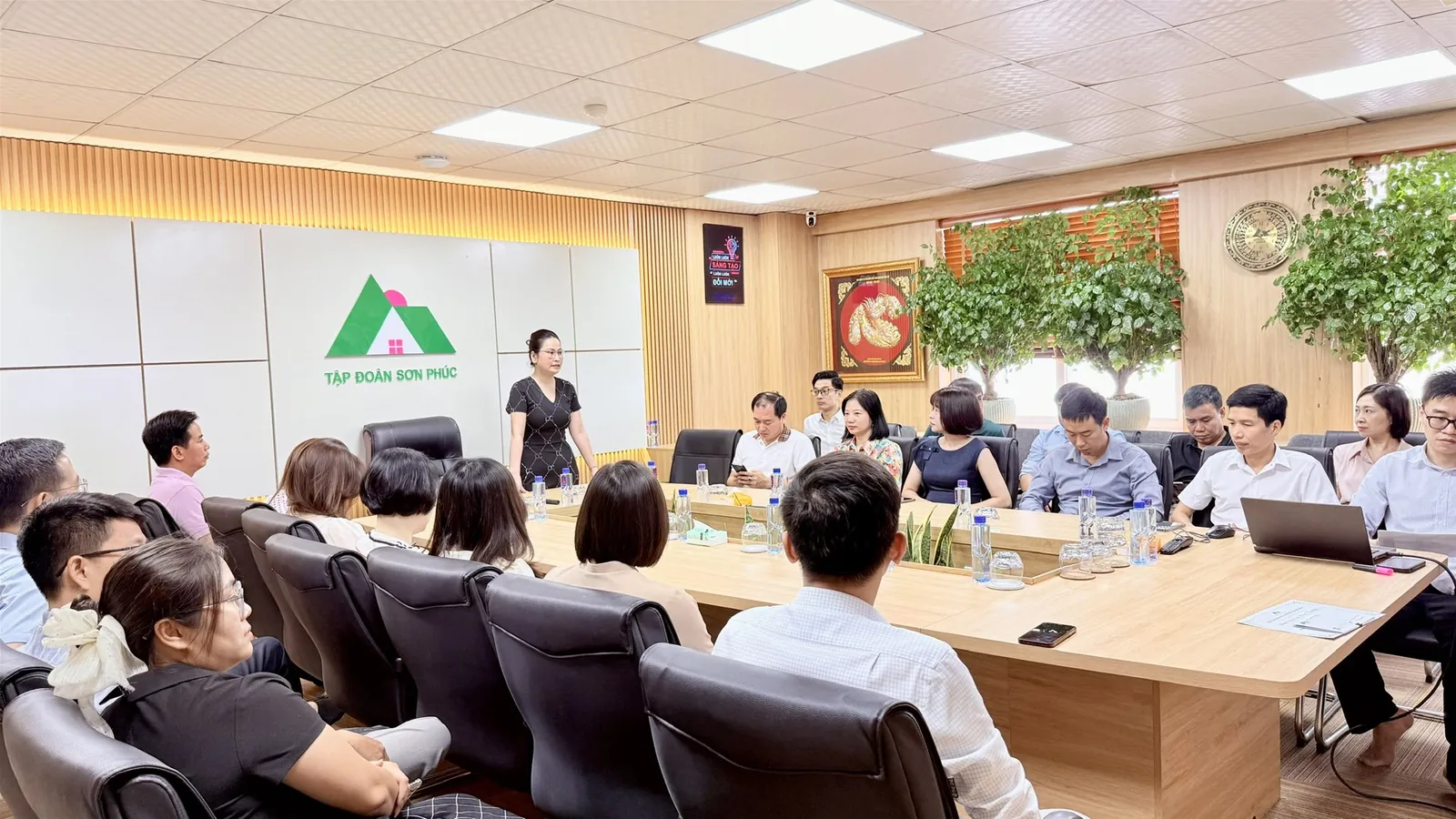 Đồng hành cùng ước mơ: Sơn Phúc trao Quỹ Khuyến học Khuyến tài mùa thứ 4 — ảnh 9