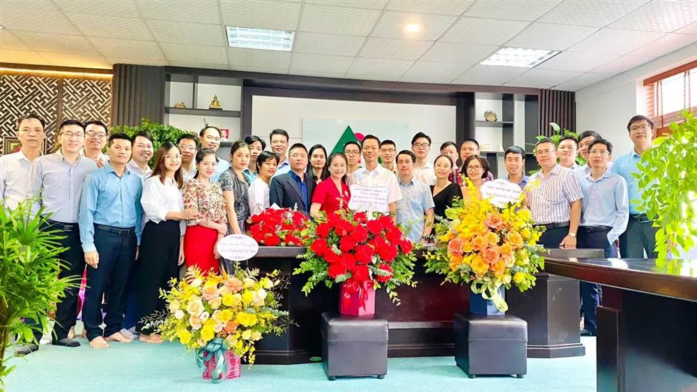 Tập đoàn Sơn Phúc chúc mừng ngày doanh nhân Việt Nam