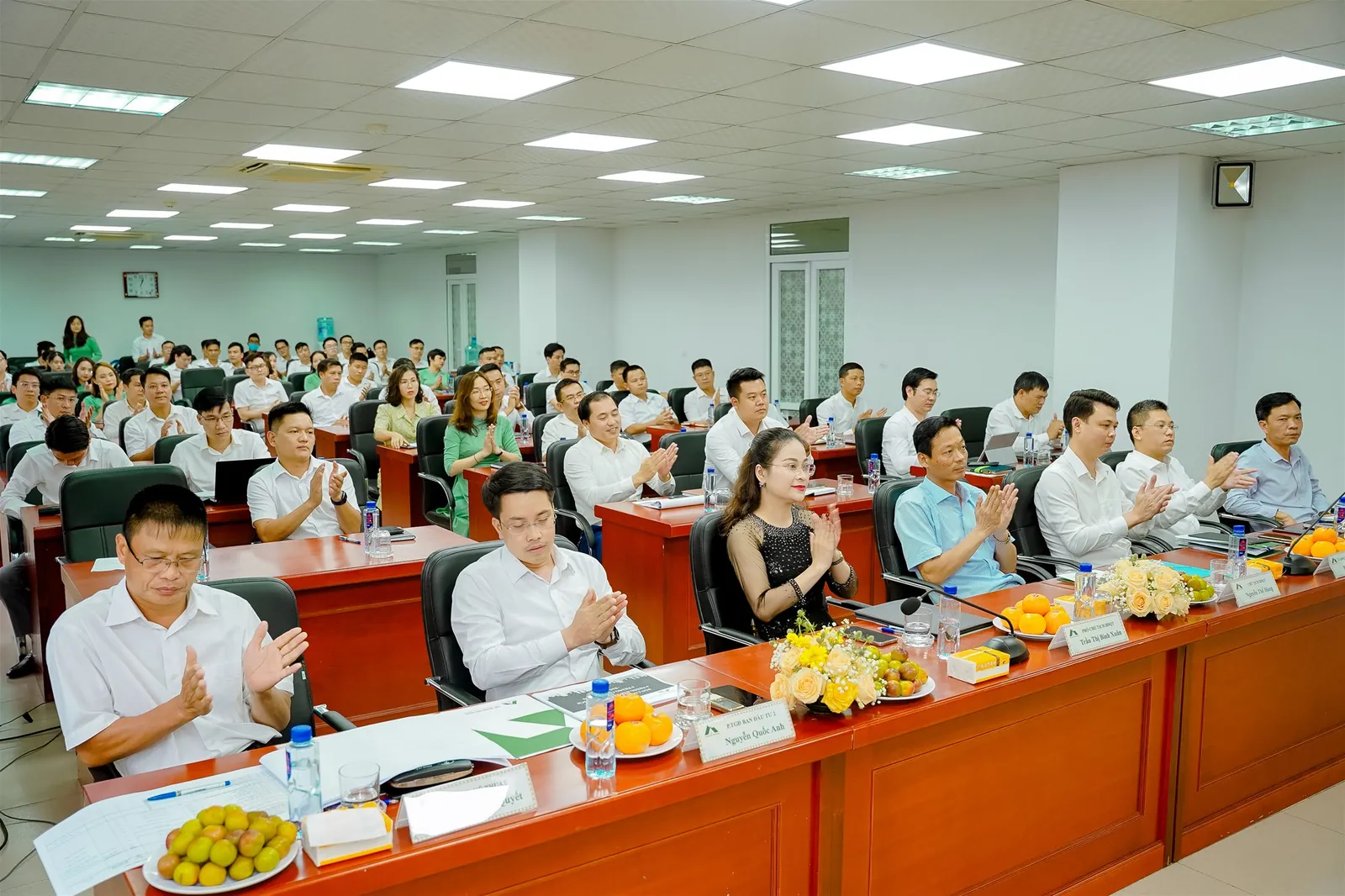 (Hội nghị sơ kết hoạt động 6 tháng đầu năm và triển khai nhiệm vụ 6 tháng cuối năm 2022 Tập đoàn Sơn Phúc)