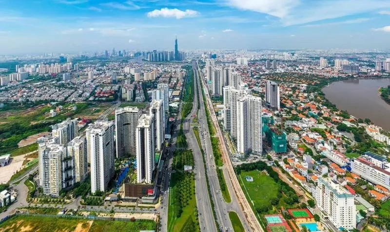 Triển vọng ngành bất động sản tích cực hơn nhờ các yếu tố vĩ mô — ảnh 1