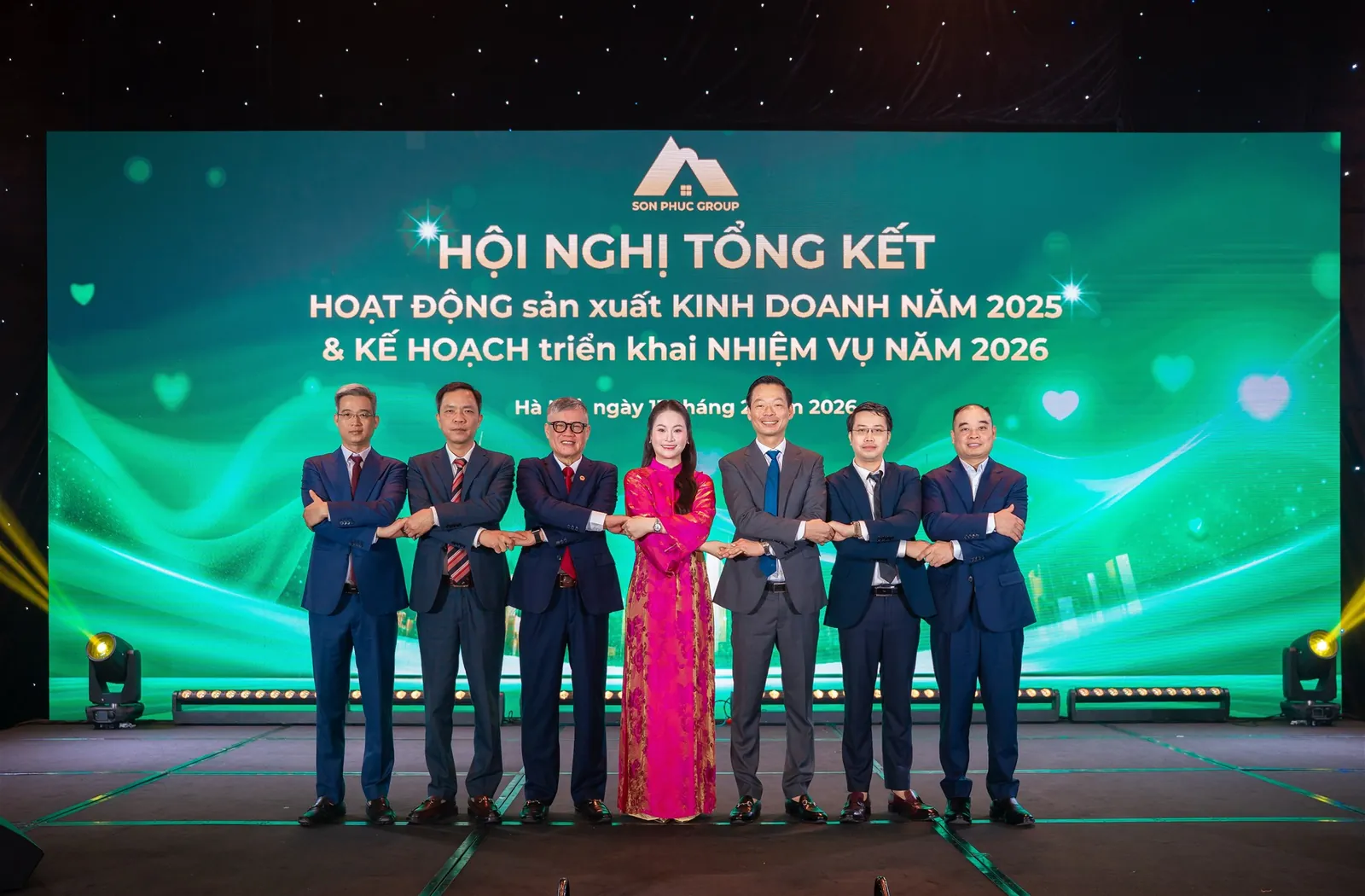 Ban lãnh đạo Tập đoàn Sơn Phúc