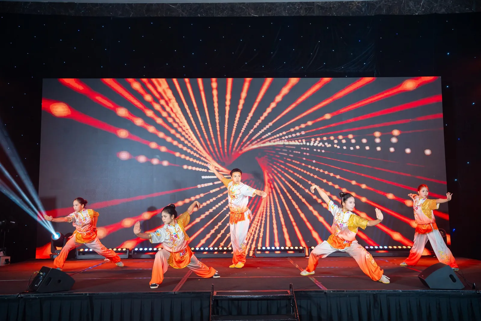 Year End Party 2025: dấu ấn gắn kết, lan tỏa giá trị đồng hành — ảnh 19